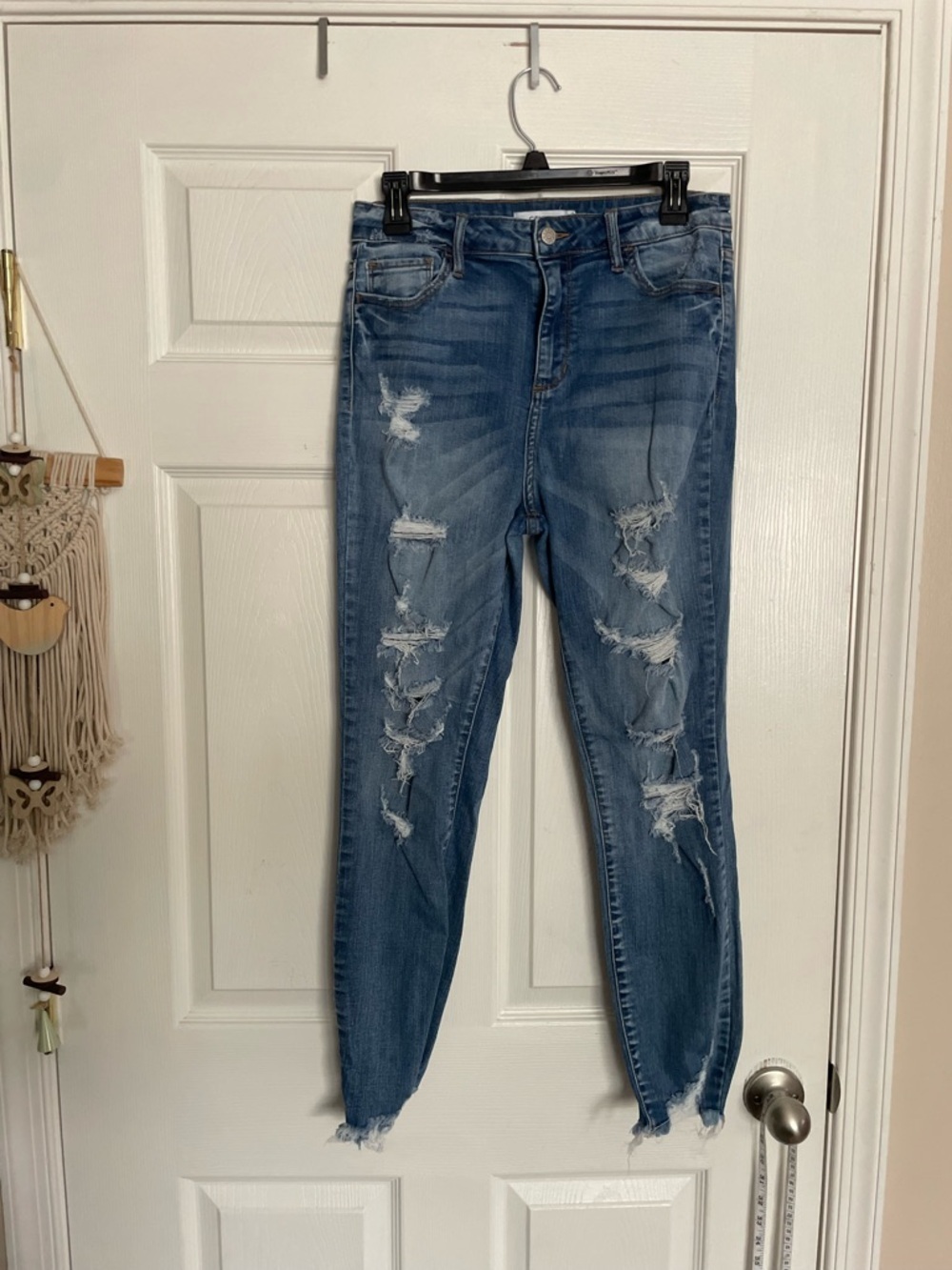 Cello Juniors size 9 Blue Ripped Skinny Distressed Jeans